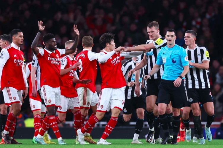 英超直播：阿森纳VS纽卡斯尔联，喜鹊军团的实力不容小视