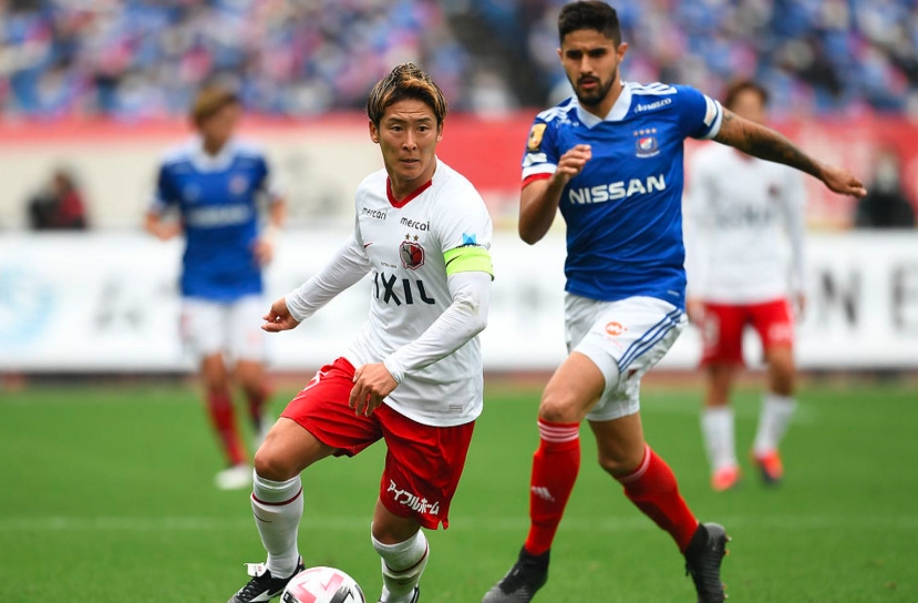 惊天爆冷！日职联战报：横滨水手3-1战胜领头羊鹿岛鹿角