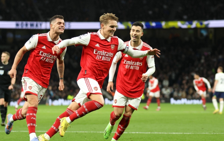 诺尼·马杜埃克