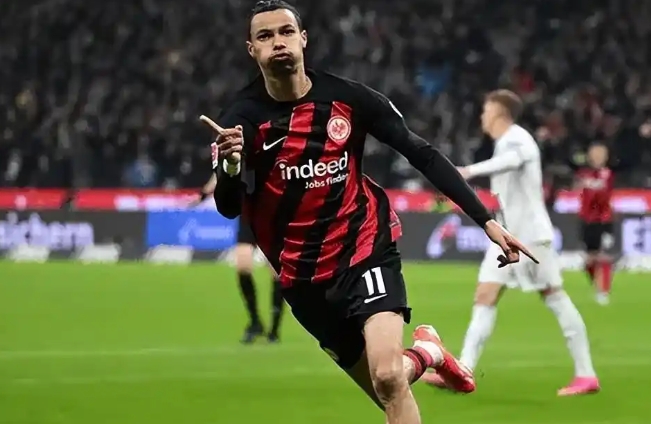 利物浦的引援计划与转会市场动态： 雨果·埃基蒂克加盟