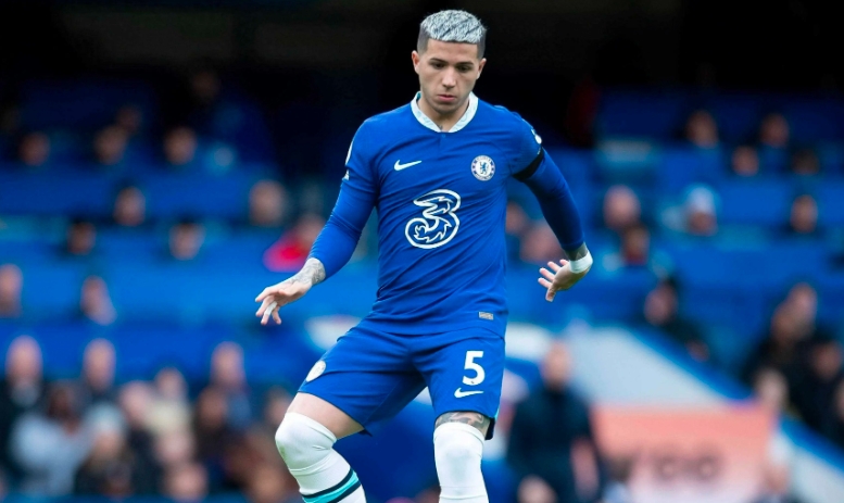 切尔西转会动态：新援与离队风波，西蒙斯加盟在即