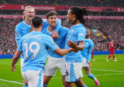 欧冠焦点对决：曼城VS那不勒斯，德布劳内对阵老东家