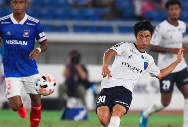 横滨水手 2-0 福冈黄蜂