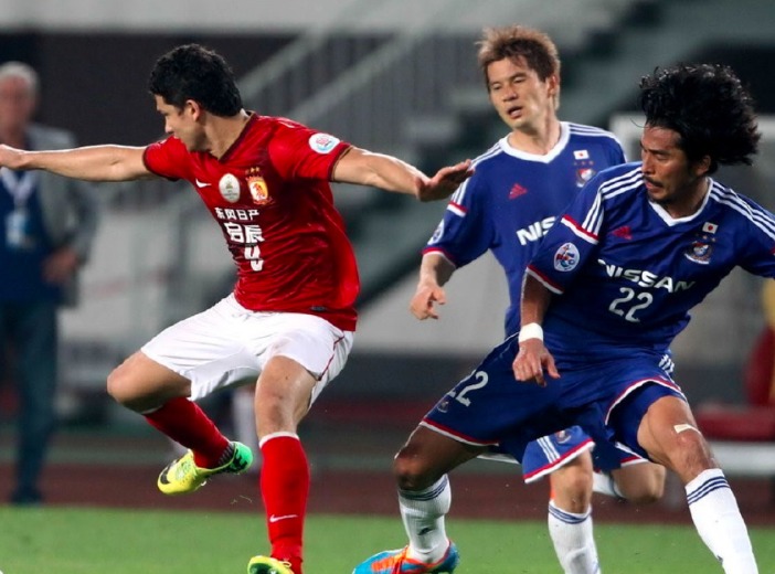 横滨水手 2-0 福冈黄蜂