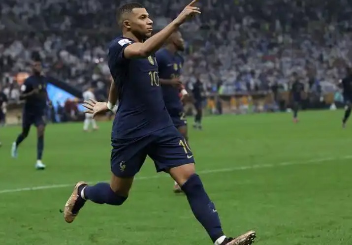 法国队3-0大胜阿塞拜疆