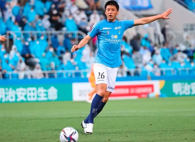 广岛三箭2-1逆转横滨 FC