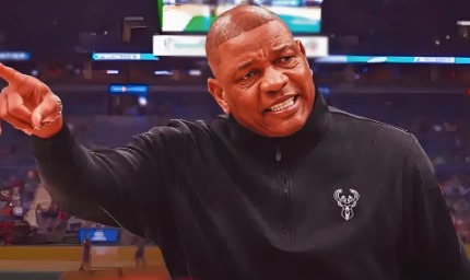 美国移民局“令人作呕”行为：NBA主教练道格·里弗斯强烈谴责