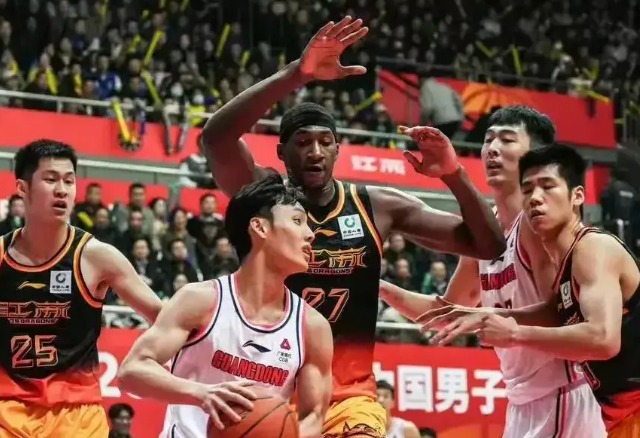 江苏男篮 VS 广东男篮