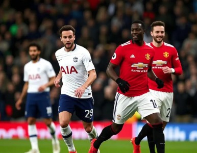 英超焦点对决：热刺VS曼联，天王山之战不容有失