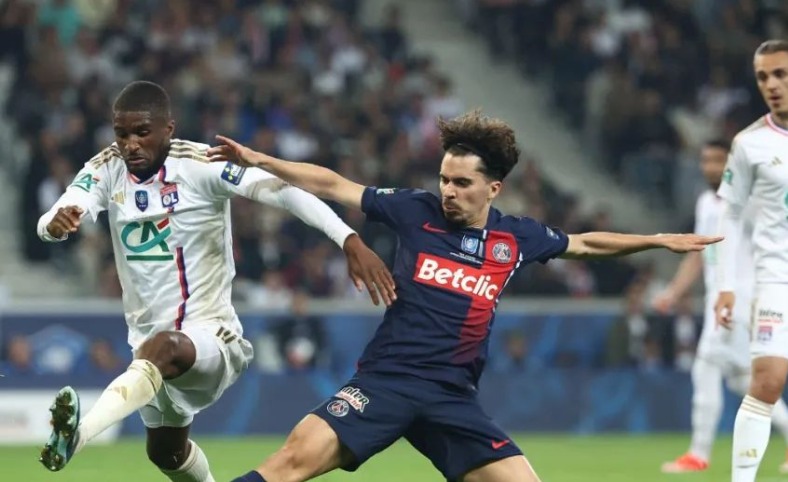 巴黎圣日耳曼3-2里昂