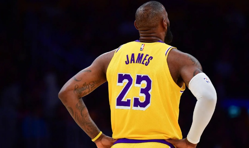 詹姆斯为何缺席湖人对阵雷霆比赛