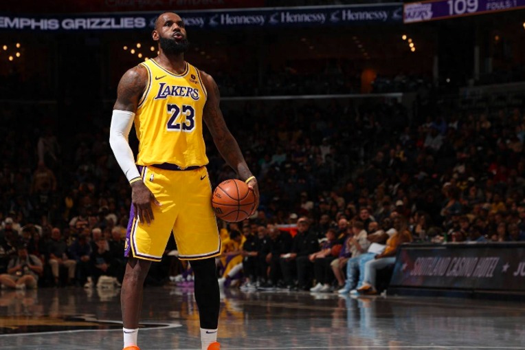 快船双加时险胜独行侠