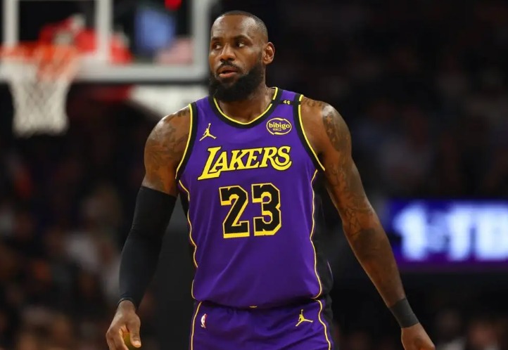 勒布朗·詹姆斯