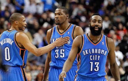 凯文·杜兰特追平威斯布鲁克历史数据纪录，火箭队加时获胜