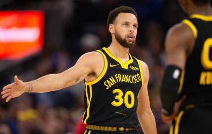 NBA战报：勇士123-114爵士，库里单节20分率队逆转