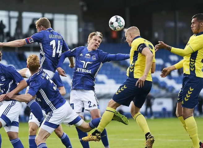 纽卡斯尔联 VS 水晶宫