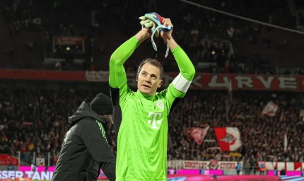 拜仁和诺伊尔续约充满希望，加兹多夫的加盟圣保利