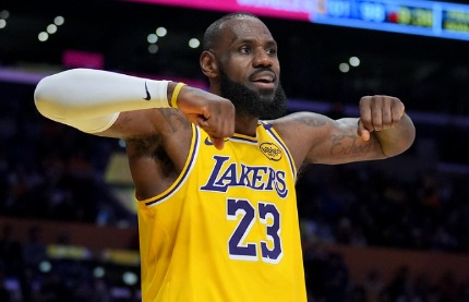 勒布朗·詹姆斯的特别徽章：致敬传奇的第23个赛季