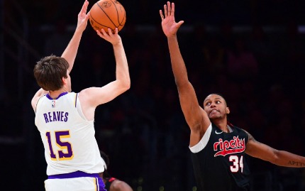 NBA直播：洛杉矶湖人 vs 波特兰开拓者，湖人伤兵满营