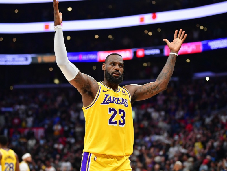 湖人的权力博弈