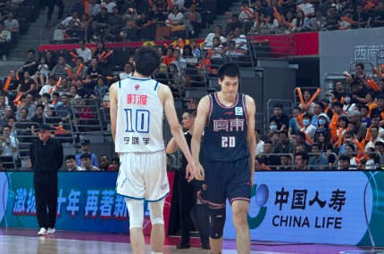 CBA前瞻：上海男篮VS同曦男篮，豪门与青年军实力碰撞