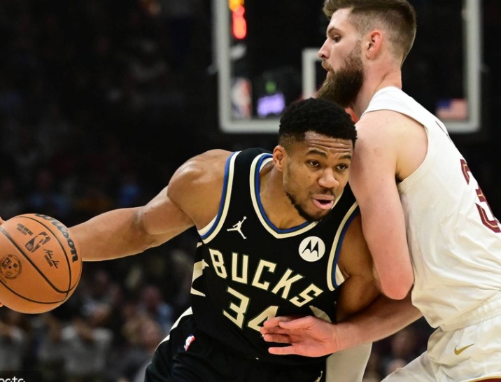 雄鹿118-116险胜骑士