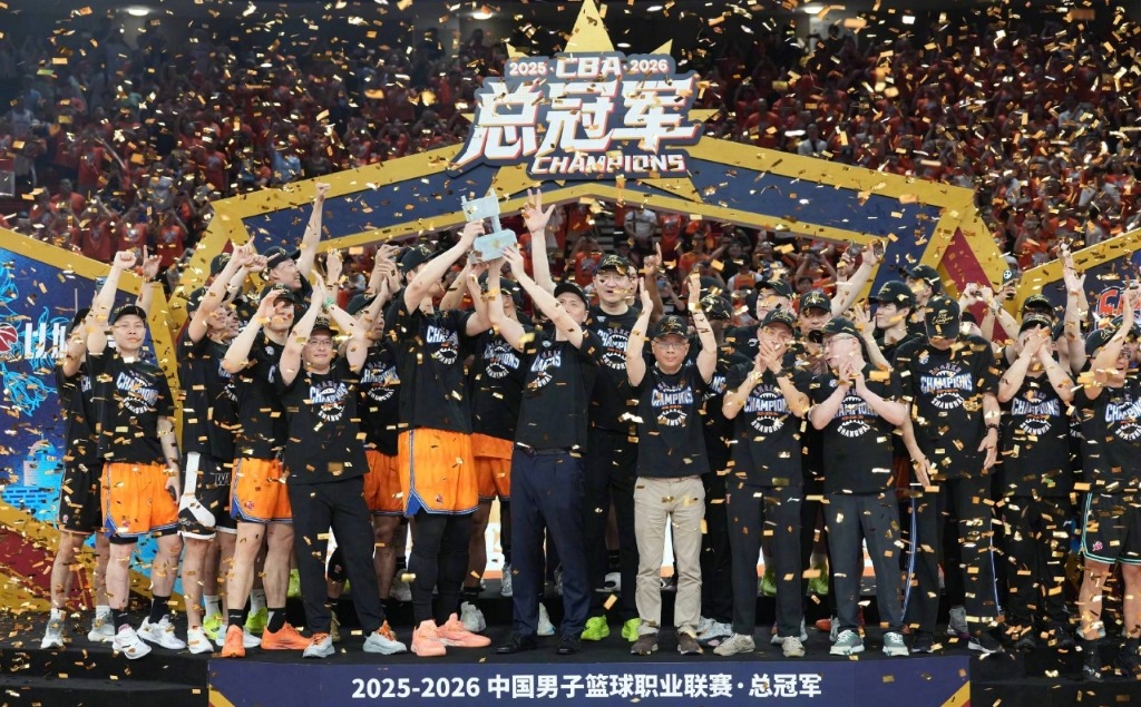 上海久事男篮:时隔24载,鲨回巅峰铸就CBA双冠传奇